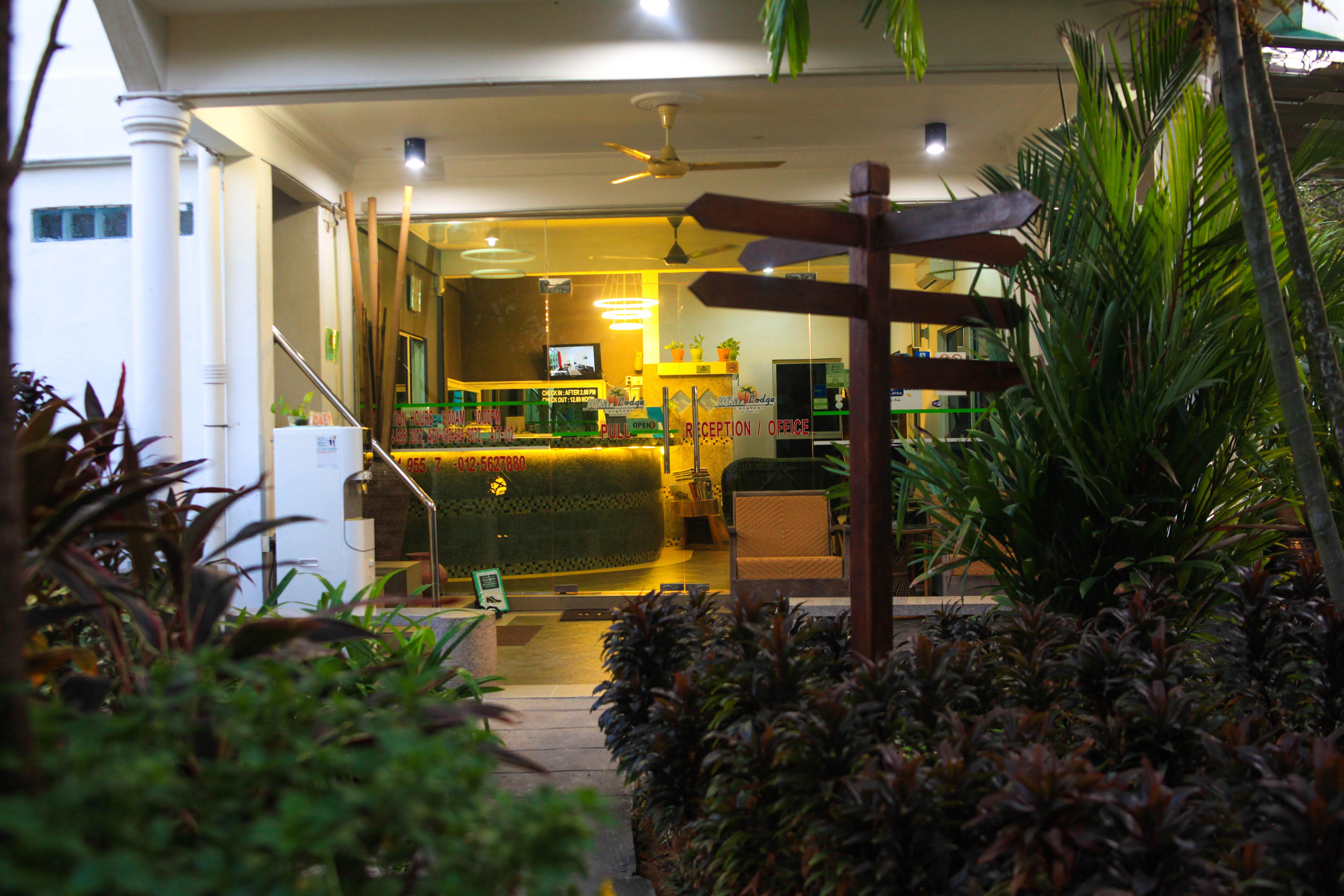 White Lodge Pantai Cenang  Εξωτερικό φωτογραφία